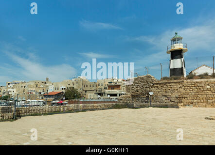 Leuchtturm auf der Festungsmauer in der Stadt von Akko, Israel Stockfoto