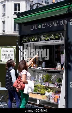 Concierge-Service, Kiosk in Paris - Frankreich Stockfoto