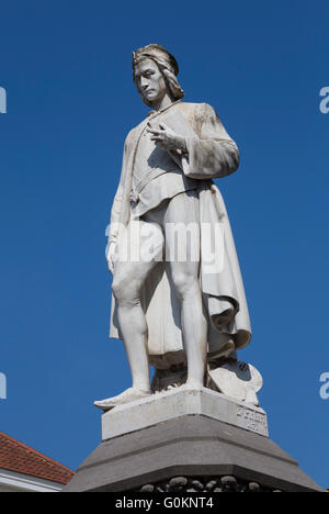 Statue des deutschen Malers Hans Memling (1430-1494) in Woensdagmarkt, Brügge, Belgien Stockfoto