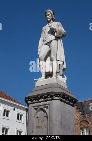 Statue des deutschen Malers Hans Memling (1430-1494) in Woensdagmarkt, Brügge, Belgien Stockfoto