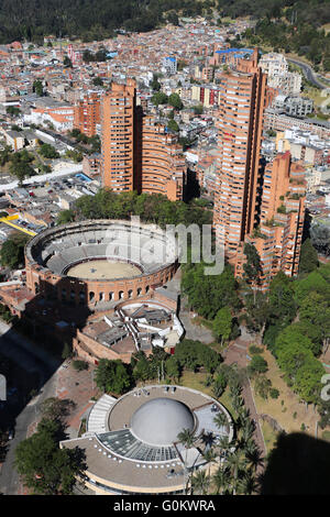 Anzeigen von Bogota, Kolumbien, crom die Oberseite der Colpatria Tower. Stockfoto