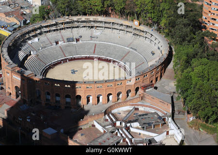 Anzeigen von Bogota, Kolumbien, crom die Oberseite der Colpatria Tower. Stockfoto