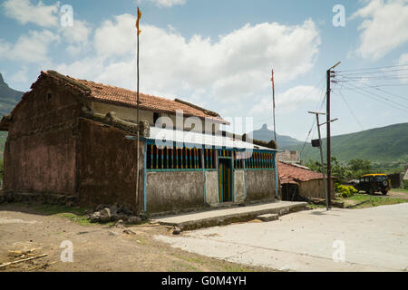 Ein Haus im Dorf von Kanherwadi in der Nähe von Dhodambe in Nashik Bezirk, Maharashtra, Indien Stockfoto