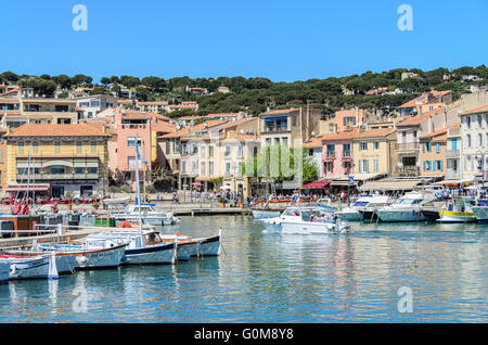 PORT DE CASSIS ET SES BATEAUX, CASSIS, BDR FRANKREICH 13 Stockfoto