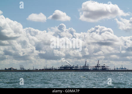 Maasvlakte und Maasmond Eingang New Waterway Schifffahrtskanal Rotterdamer Hafen von Nordsee, Süd-Holland, Niederlande Stockfoto