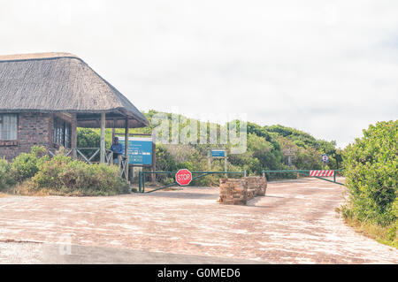 PLETTENBERG BAY, Südafrika - 3. März 2016: Blick auf das Eingangstor des Robberg Nature Reserve Stockfoto