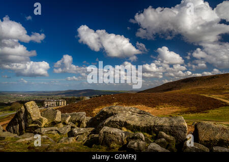 Yorkshire Sonnenschein an der Kuh & Kalb, Ilkley Moor, England, UK Stockfoto