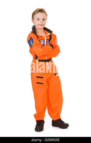 Kaukasische junge, gekleidet in ein Astronaut Kostüm, isoliert auf weiss. Stockfoto
