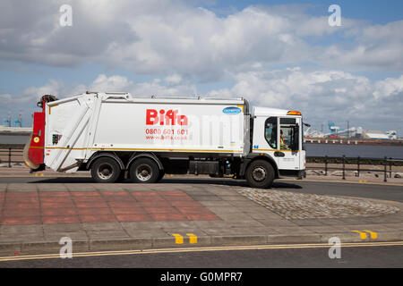 Biffa Abfall-LKW, LKW, verweigern, Warenkorb, Abfall, Müll, Lkw, Müll, Stadt, Fahrzeug, dump, Umwelt, Recycling, Umweltschutz, Reinigung in New Brighton, Wallasey, Wirral, Merseyside, UK Stockfoto