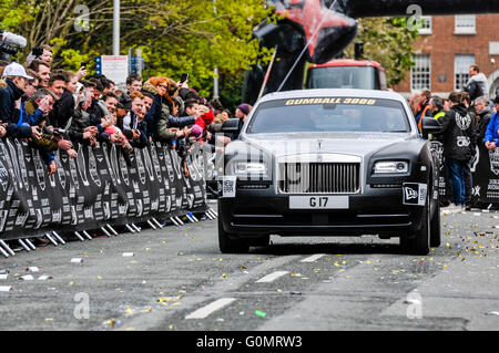 DUBLIN, Irland. 01.MAI 2016 - ein Rolls Royce beginnt auf einer 6-tägigen Fahrt von Bucharest aus Dublin als Teil der Gumball 3000 Rallye. Stockfoto