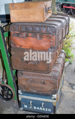 Alten Gepäck auf Sackkarre Stockfoto