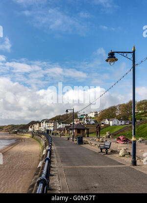 Die Promenade am Meer Stadt von Filey, North Yorkshire, UK im Frühjahr Stockfoto