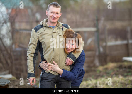 Jung verheiratet paar lustige posiert für die Kamera. Stockfoto