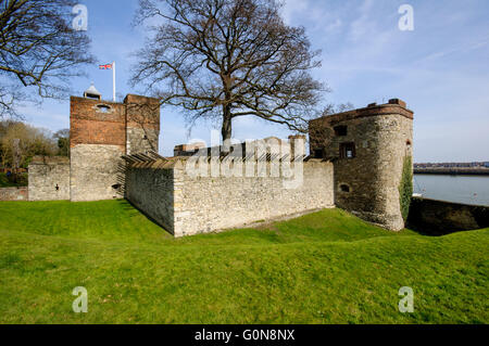 Upnor Castle auf den Fluss Medway. Stockfoto