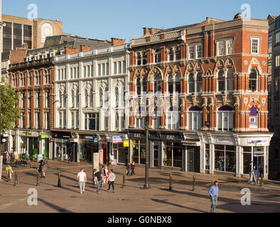 New Street, Birmingham, UK, in den späten Abendsonne. Stockfoto