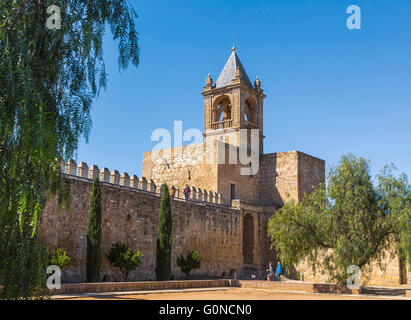 Antequera, Provinz Malaga, Andalusien, Südspanien. Blick über den Hof oder Patio de Armas, der Alcazaba Stockfoto