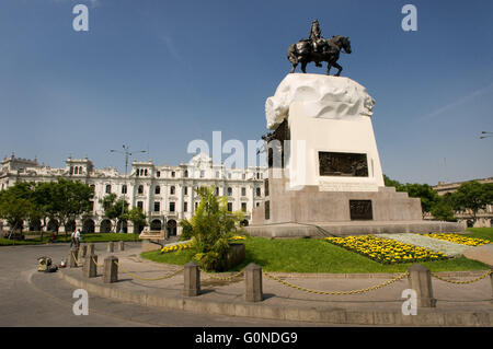 Plaza San Martin Platz mit der Statue des Denkmal für José de San Martín, Lima, Peru Stockfoto