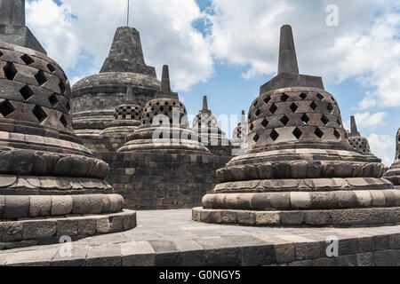 Alten Stupas in Borobudur Tempel Stockfoto