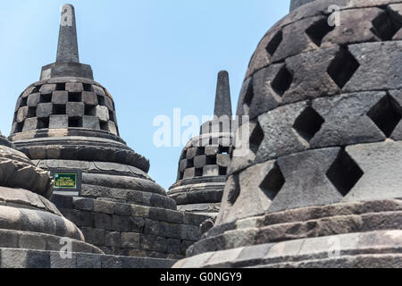 Alten Stupas in Borobudur Tempel Stockfoto