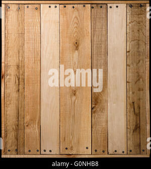 Hintergrund der Holzbohlen Oberfläche mit Nägeln an der Seite. Mehrere Arten von Holz verwendet. Stockfoto