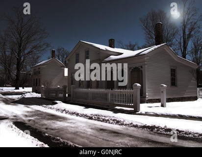 Kleinstadt am Winternacht Stockfoto