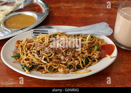 Malaysische Küche, mir Goreng Mamak, indische gebratene Nudel Stockfoto