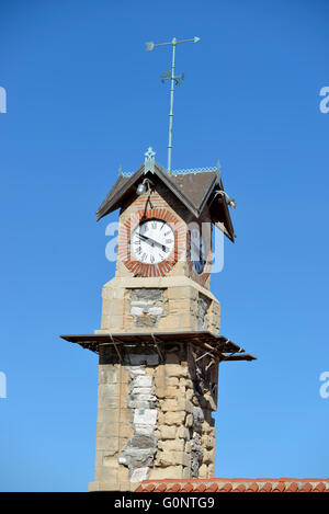 Alten Uhrturm in Lavrio Stadt, Attika, Griechenland Stockfoto