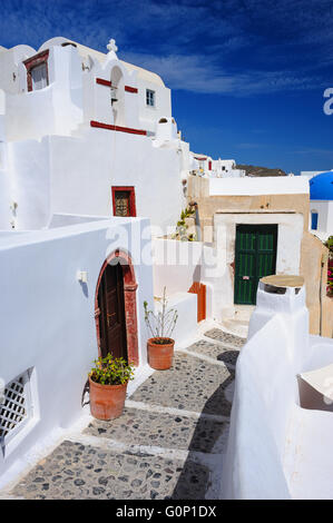 Oia Straßen und Türen Stockfoto