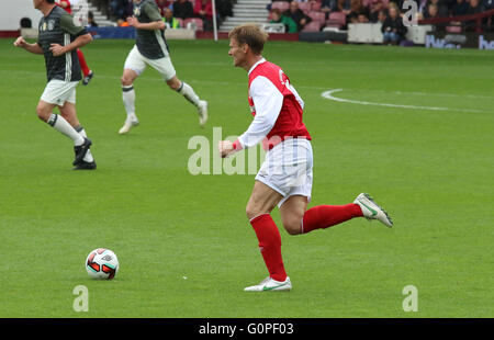 Upton Park, London, UK. 2. Mai 2016. Ehemaliger England Spieler und prominente spielte die letzten internationalen im Upton Park bevor West Ham ihr neues Stadion nächste Saison, die Übereinstimmung, eingerichtet, um zu gedenken des 50. Jahrestages der Three Lions-Weltcup-Sieg im Jahre 1966 - Deutschland gewann 7: 2 in der Nacht Bild: Teddy Sheringham Credit: Stills Presse/Alamy Live News Stockfoto