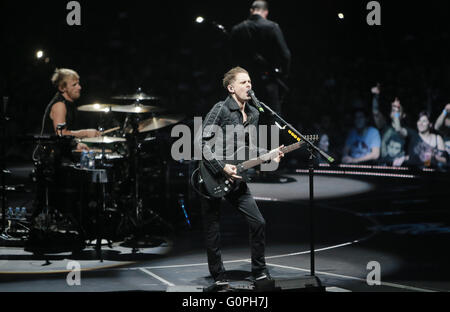 Lissabon, Portugal. 2. Mai 2016. Konzert in Meo Arena Band Muse. Rock-eine britische Band Teignmouth, Devon, 1994 gegründet. Seine Mitglieder sind: Matthew Bellamy, Christopher Wolstenholme und Dominic Howard Credit: Atlantico Presse/Alamy Live News Stockfoto