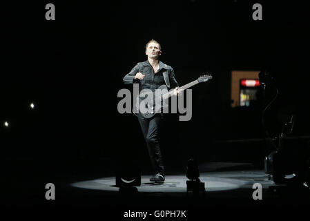 Lissabon, Portugal. 2. Mai 2016. Konzert in Meo Arena Band Muse. Rock-eine britische Band Teignmouth, Devon, 1994 gegründet. Seine Mitglieder sind: Matthew Bellamy, Christopher Wolstenholme und Dominic Howard Credit: Atlantico Presse/Alamy Live News Stockfoto