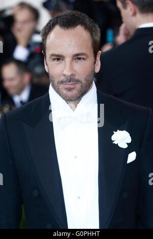 New York City, USA. 2. Mai 2016. Tom Ford besucht "Manus X Machina: Fashion In An Age Of Technology" Costume Institute Gala im Metropolitan Museum of Art in New York City, USA, am 2. Mai 2016. Bildnachweis: Dpa picture Alliance/Alamy Live News Stockfoto