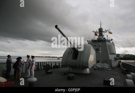 (160503) - BANDAR SERI BEGAWAN, 3. Mai 2016 (Xinhua)--Foto am 3. Mai 2016 zeigt Chinas "Lanzhou" guided Missile Destroyer die Teilnahme an der Übung in Brunei. Die ASEAN (Association of Southeast Asian Nations) Verteidigung Minister Meeting-Plus Maritime Sicherheit und Counter-Terrorismus-Übung (ADMM Plus MS & CT) wurde offiziell Dienstag mit einer feierlichen Eröffnung am Multi nationale Koordination Zentrum (MNCC) in Bandar Seri Begawan, Brunei Hauptstadt. Seestreitkräfte der 10 Länder der ASEAN-Staaten beteiligen die Bohrer, zusammen mit denen aus China, den Vereinigten Staaten, Stockfoto