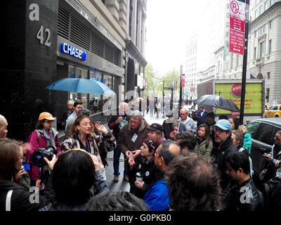 New York, NY, USA. 3. Mai 2016-Kundgebung gegen NYC Wahlbetrug am Brett von Wahlen. Bildnachweis: Mark Apollo/Alamy Live-Nachrichten Stockfoto
