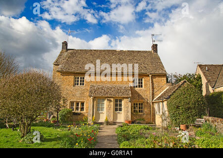 Altes Dorf "Upper Slaughter" in der Region Cotswolds Stockfoto