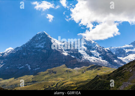 Atemberaubende Aussicht auf die berühmte Eiger-Nordwand und Eigergletscher an einem Sommertag, Schweizer Alpen im Berner Oberland Schweiz Stockfoto