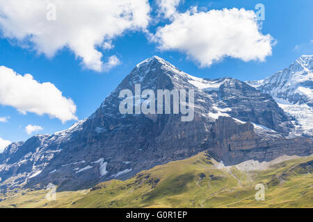 Atemberaubende Aussicht auf die berühmte Eiger-Nordwand und Eigergletscher an einem Sommertag, Schweizer Alpen im Berner Oberland Schweiz Stockfoto