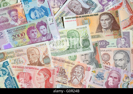 Vielzahl von südamerikanischen Banknoten Stockfoto