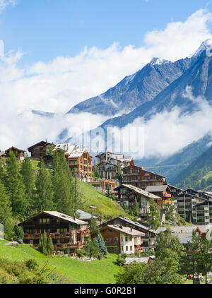 Berühmte Schweizer Stadt Zermatt im Tal nahe der schweizerisch-italienischen Grenze Mitte des alpinen sports Stockfoto