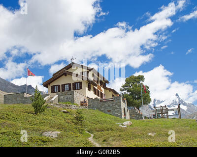 Berühmte Schweizer Stadt Zermatt im Tal nahe der schweizerisch-italienischen Grenze Mitte des alpinen sports Stockfoto