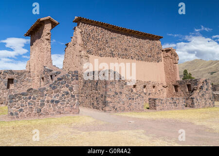 Ruinen von Raqch'i, Raqchi oder Tempel der Wiracocha in der Nähe von Cusco, Peru Stockfoto