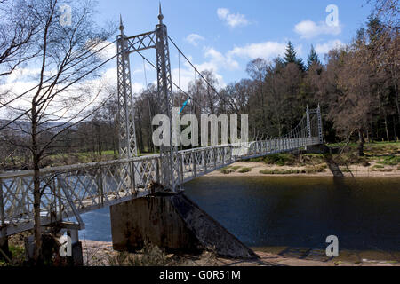 Die Cambus O'May Brücke über den Fluss Dee zwischen Ballater und Braemar, in Aberdeenshire, Schottland Stockfoto