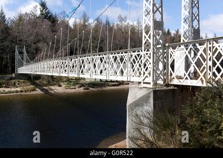 Die Cambus O'May Brücke über den Fluss Dee zwischen Ballater und Braemar, in Aberdeenshire, Schottland Stockfoto