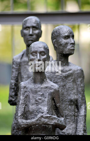 Bronze-Skulptur, jüdischen Opfer des Faschismus, von Will Lammert, Ort Gestapo Lager, jüdische Ruhestand nach Hause, jüdische Gedenkfriedhof Stockfoto