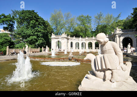 Marchenbrunnen, märchenhafte Figuren, Volkspark Friedrichshain, Friedrichshain, Berlin, Deutschland / M? Rchenbrunnen, Brunnen der Märchen Stockfoto