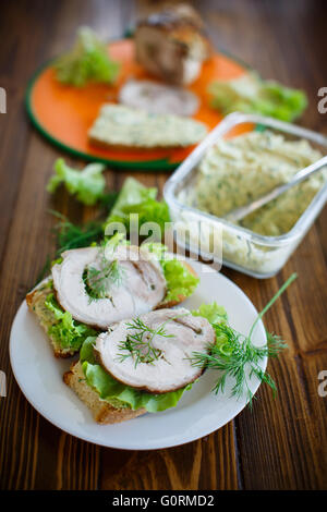 Sandwich mit Salat und Speck Stockfoto