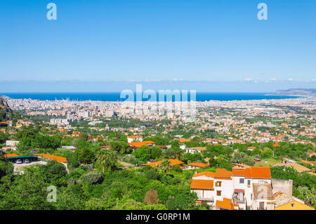 Luftaufnahme von Palermo von Monreale. Sizilien. Italien. Stockfoto