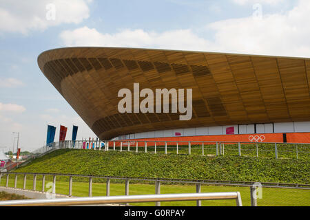 Außenansicht der Radrennbahn, Queen Elizabeth Olympic Park, London 2012 Stockfoto