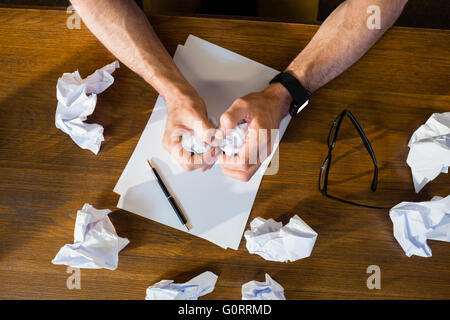 Porträt von Hand auf ein Blatt Papier zeichnen Stockfoto