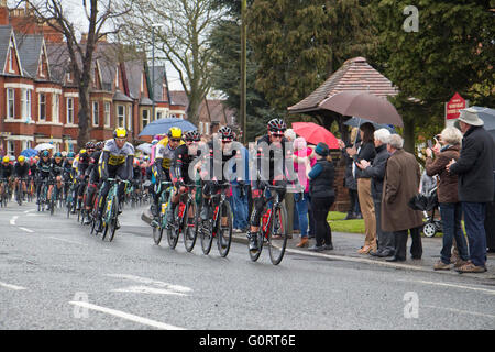 Le Tour de Yorkshire durchzieht Northallerton, North Yorkshire am 1. Mai 2016 Stockfoto